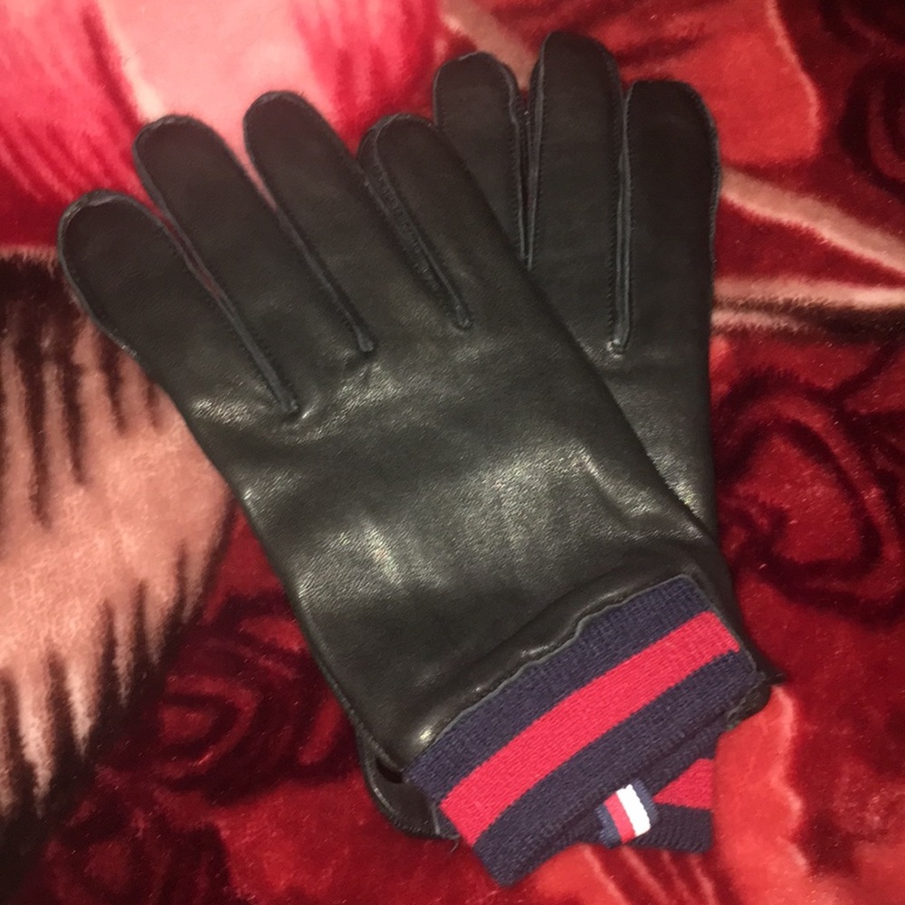 Tommy Hilfigier leather gloves
